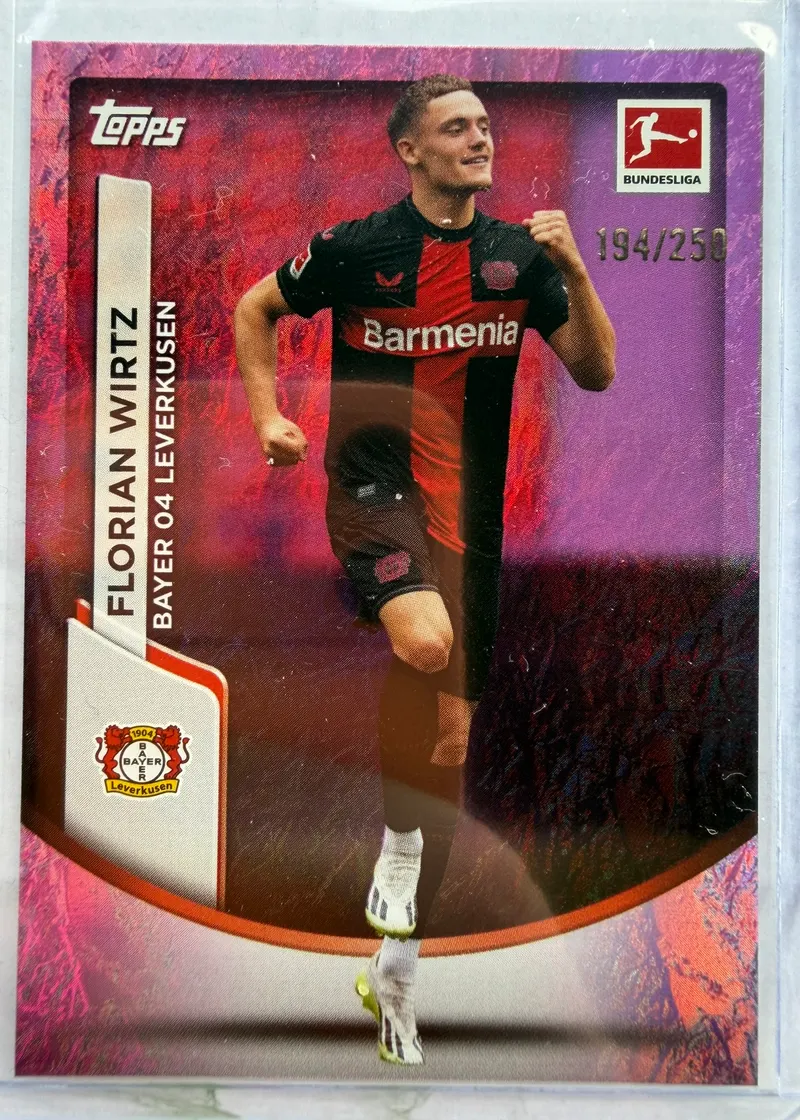 Florian Wirtz, Topps Bundesliga Jade Edition 2023/24, karta 66 — awers w różowym wariancie z numeracją 194/250