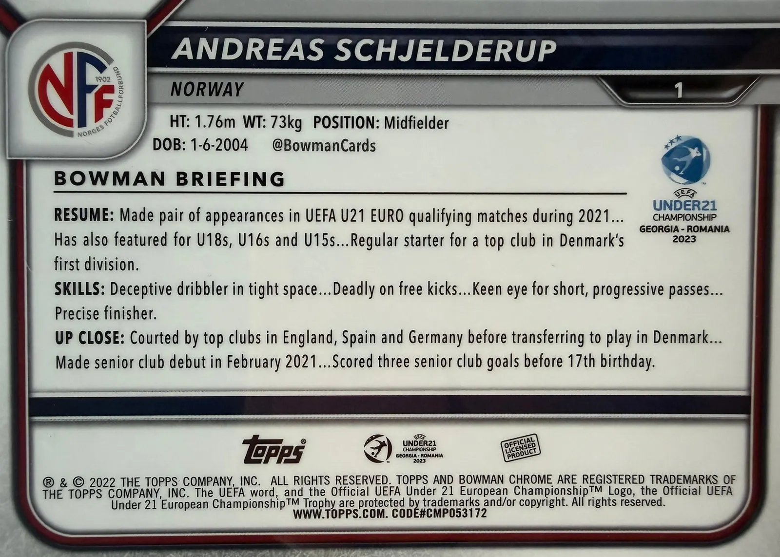 Andreas Schjelderup, Topps Bowman Chrome Road to UEFA Under-21 2023 — poziomy rewers karty 1 z profilem Bowman Briefing i flagą Norwegii