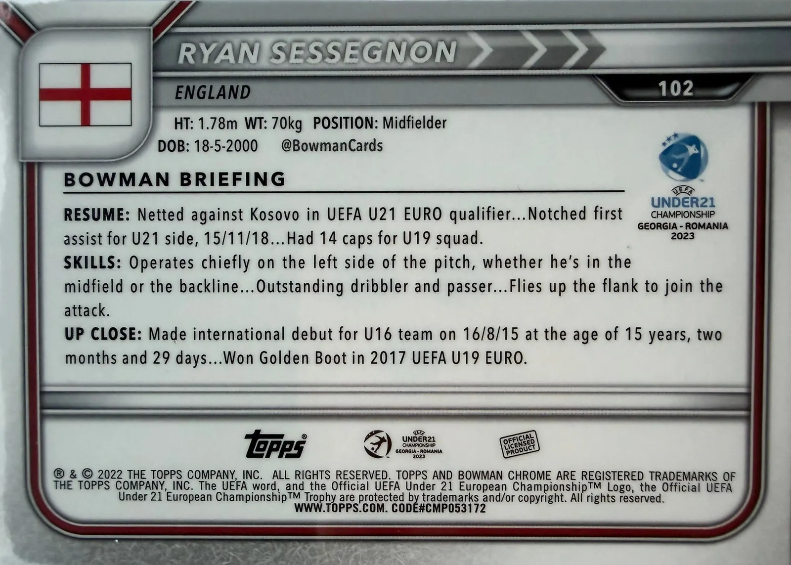 Ryan Sessegnon, Topps Bowman Chrome Road to UEFA Under-21 2023 — poziomy rewers karty 102 z profilem Bowman Briefing i flagą Anglii