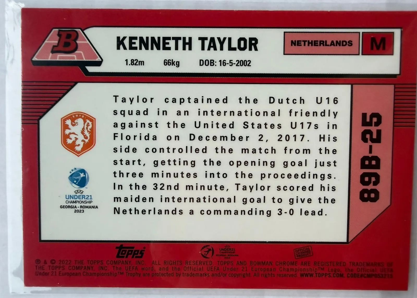 Kenneth Taylor, Topps Bowman Chrome Road to UEFA Under-21 2023 — poziomy rewers karty 89B-25 na czerwonym tle w stylu Bowmana z 1989 roku
