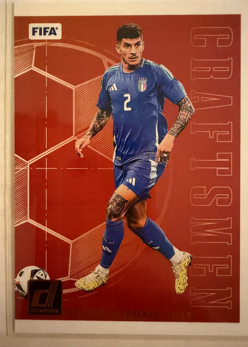 Giovanni Di Lorenzo, Panini Donruss 2024/25 Craftsmen nr 17 — awers w stroju reprezentacji Włoch
