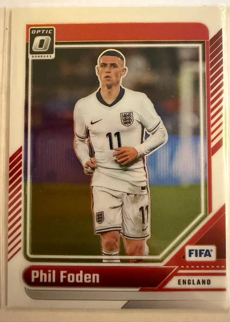 Phil Foden, Panini Donruss 2024/25 nr 66 Optic — awers w stroju reprezentacji Anglii