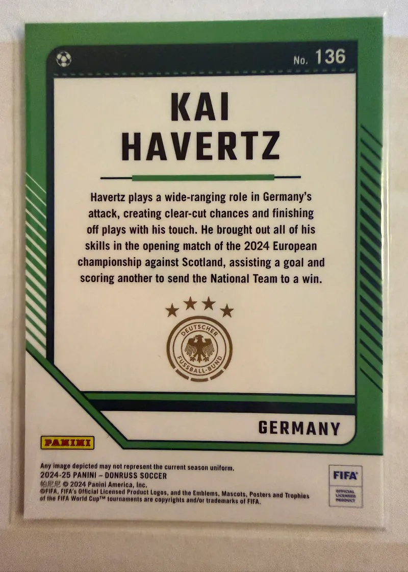 Kai Havertz, Panini Donruss 2024/25 nr 136 — rewers z herbem Niemiec i opisem zawodnika