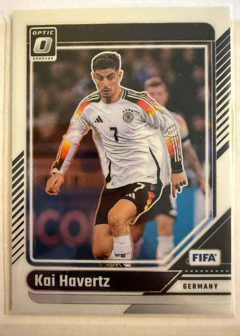 Kai Havertz, Panini Donruss 2024/25 nr 136 Optic — awers w stroju reprezentacji Niemiec