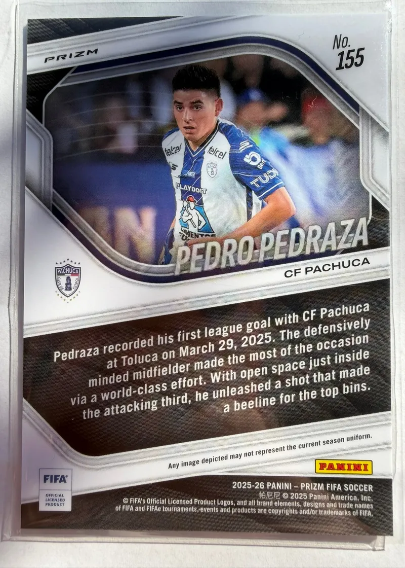 Pedro Pedraza, Panini Prizm FIFA 2025/26, karta 155 — rewers z herbem CF Pachuca i opisem pierwszego ligowego gola