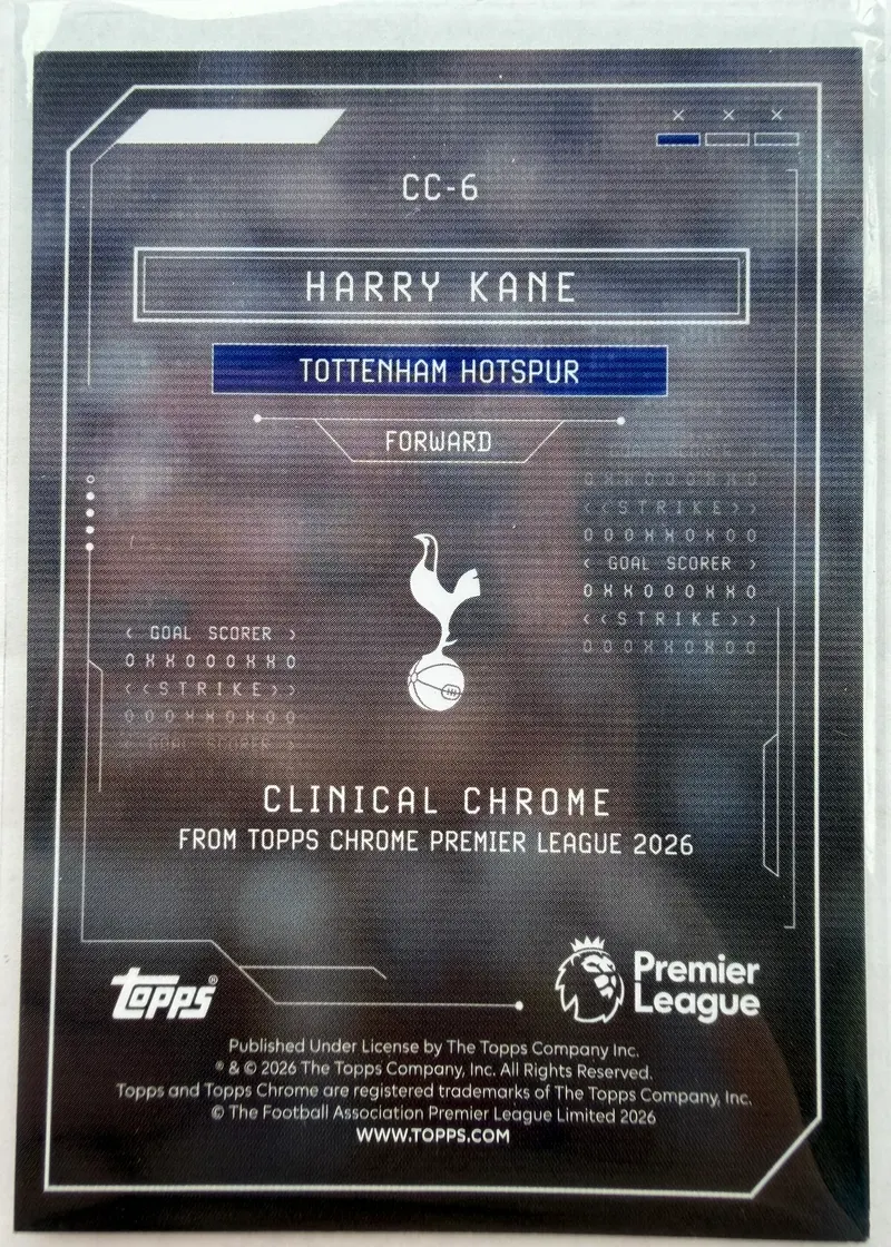 Harry Kane, Topps Chrome Premier League 2025/26 Clinical Chrome CC-6 — rewers z herbem Tottenhamu i oznaczeniem podserii