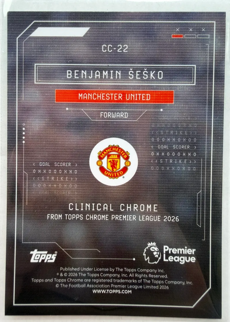 Benjamin Šeško, Topps Chrome Premier League 2025/26 Clinical Chrome CC-22 — rewers z herbem Manchesteru United i oznaczeniem podserii
