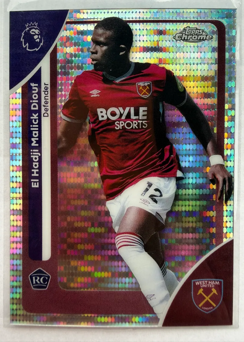 El Hadji Malick Diouf, Topps Chrome Premier League 2025/26 Pulsar Refractor, karta 181 — awers z mozaikowym refleksem foliowym, Diouf w bordowym stroju West Hamu