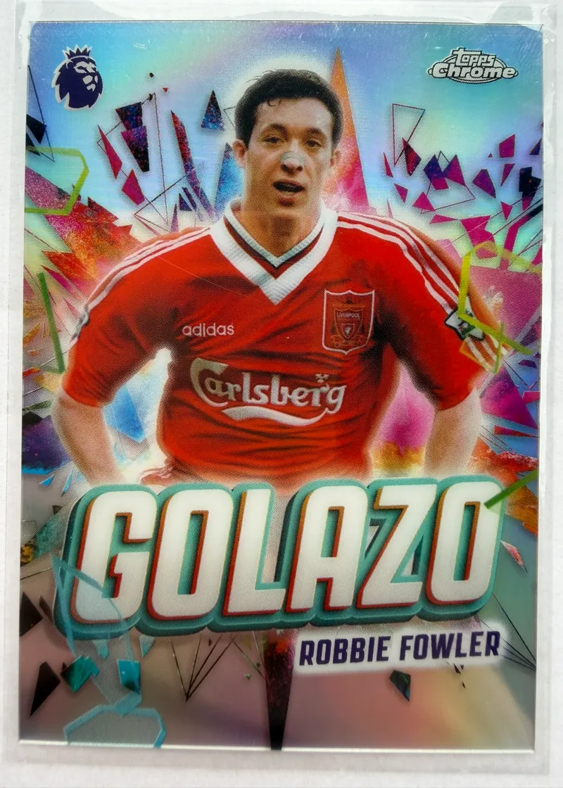 Robbie Fowler, Topps Chrome Premier League 2025/26 Golazo GZ-20 — chromowany awers z eksplozją kolorowych trójkątów i dużym napisem GOLAZO, Fowler w czerwonym stroju Liverpoolu