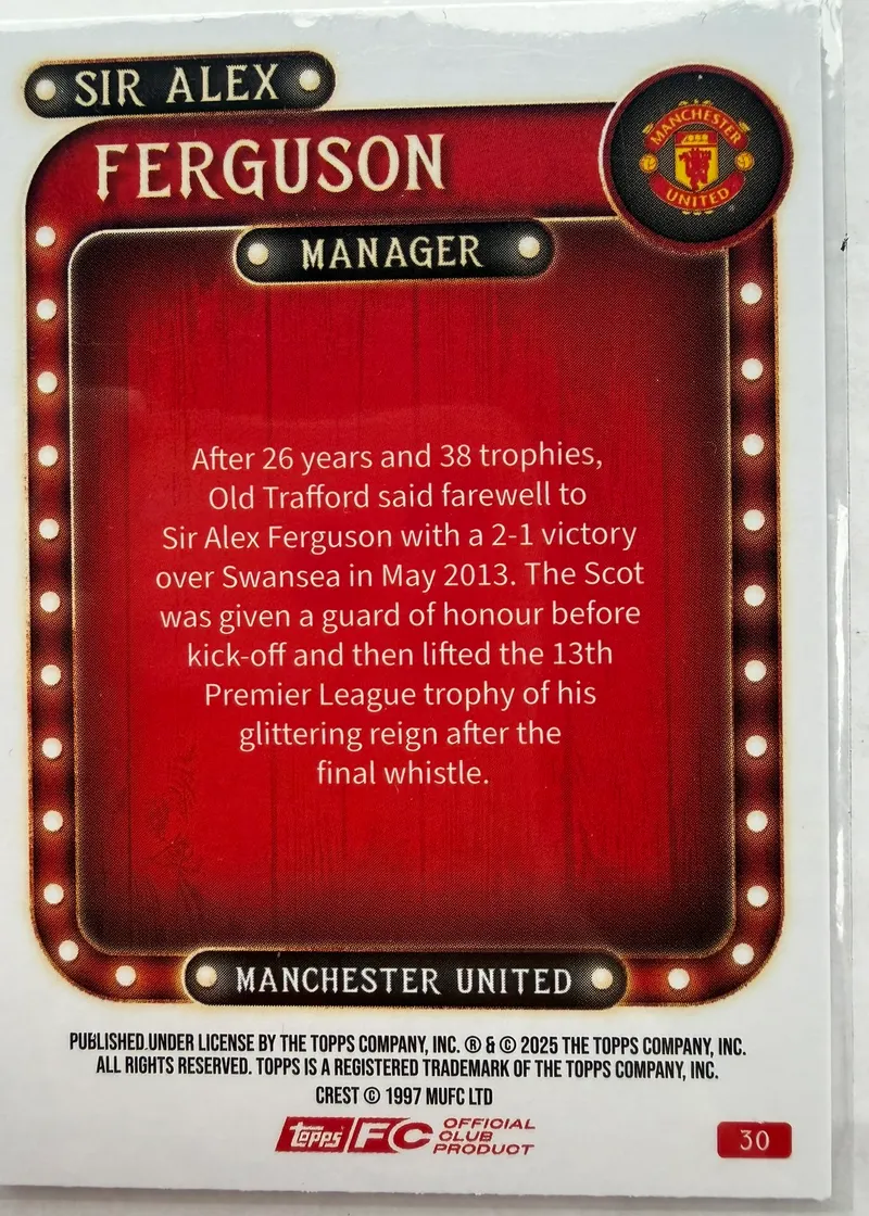 Sir Alex Ferguson, Topps Collector Tin Manchester United 2025/26 — rewers karty 30 z opisem pożegnania na Old Trafford w maju 2013