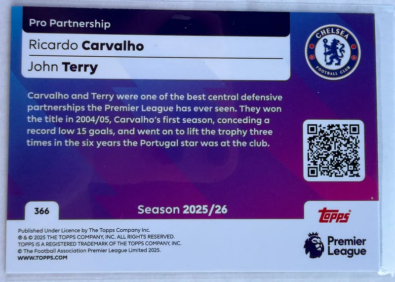 Ricardo Carvalho i John Terry, Topps Premier League Debut Edition 2025/26 Pro Partnership nr 366 — poziomy rewers z opisem defensywnego duetu
