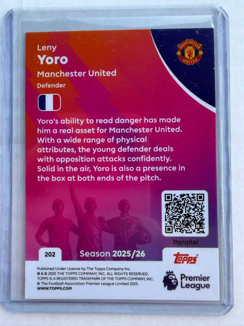 Leny Yoro — Topps Premier League Debut Edition 2025/26 Green Rainbow Foil 10/99, karta 202, tył