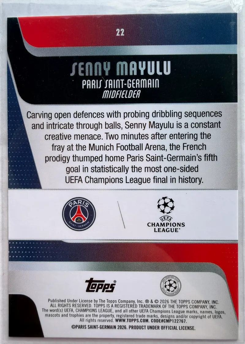 Senny Mayulu, Topps UEFA Club Competitions 2025/26 Future Stars, karta 22 — rewers z herbem Paris Saint-Germain, logo Ligi Mistrzów i opisem zawodnika