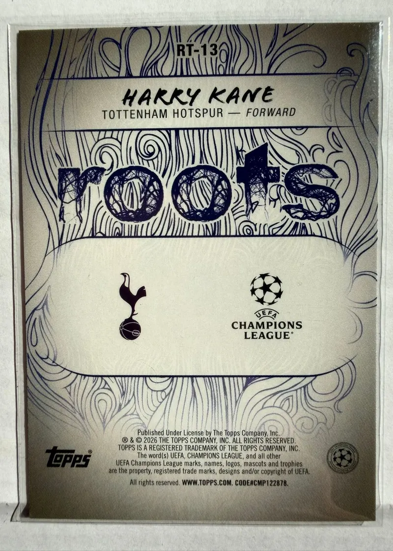 Harry Kane, Topps UEFA Club Competitions 2025/26 Roots, karta RT-13 — rewers z herbem Tottenhamu i logo Ligi Mistrzów