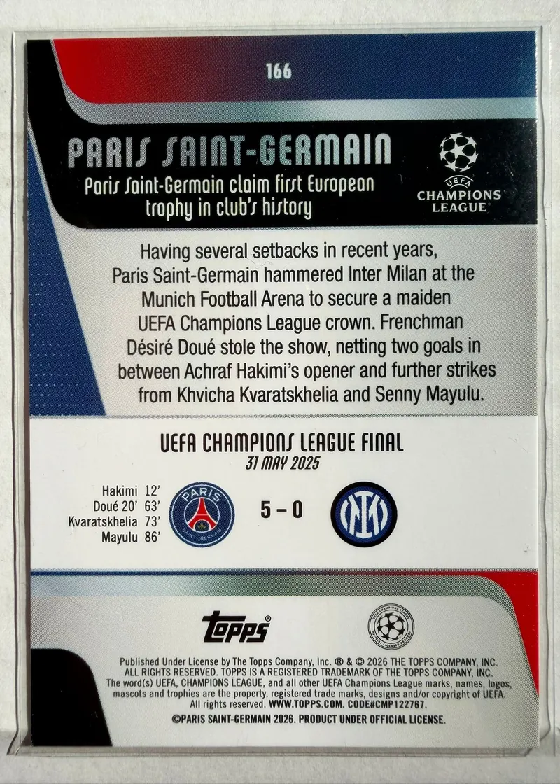 Paris Saint-Germain, Topps UEFA Club Competitions 2025/26, karta 166 — pionowy rewers z opisem finału Ligi Mistrzów 2025 i wynikiem 5:0 z Interem