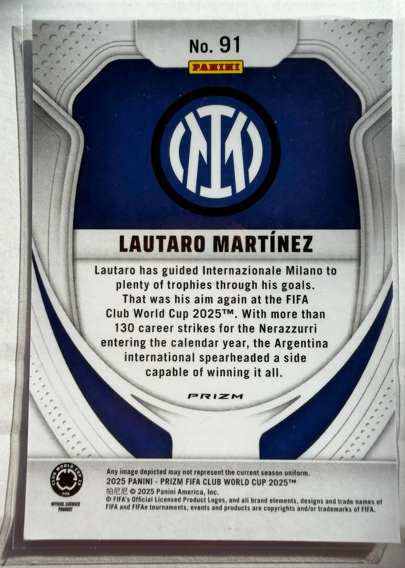 Lautaro Martínez, Panini Prizm FIFA Club World Cup 2025 — rewers karty 91 z herbem Interu Mediolan