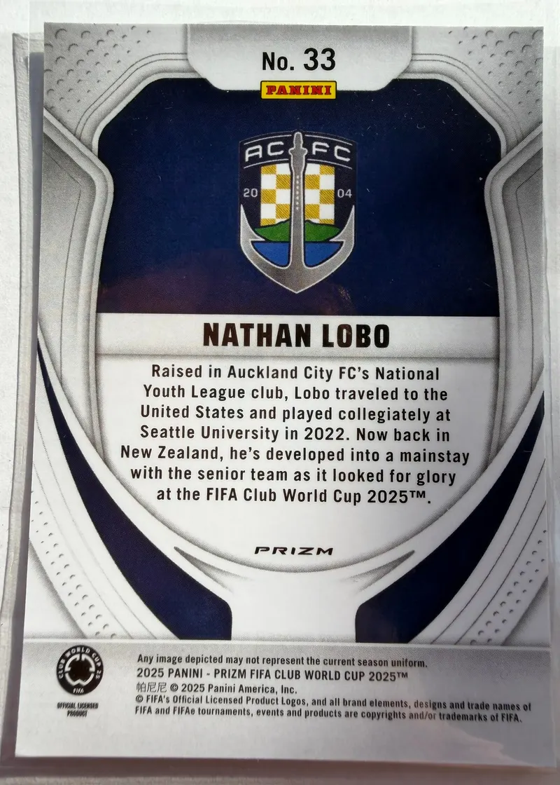 Nathan Lobo, Panini Prizm FIFA Club World Cup 2025 — rewers karty 33 z herbem Auckland City FC