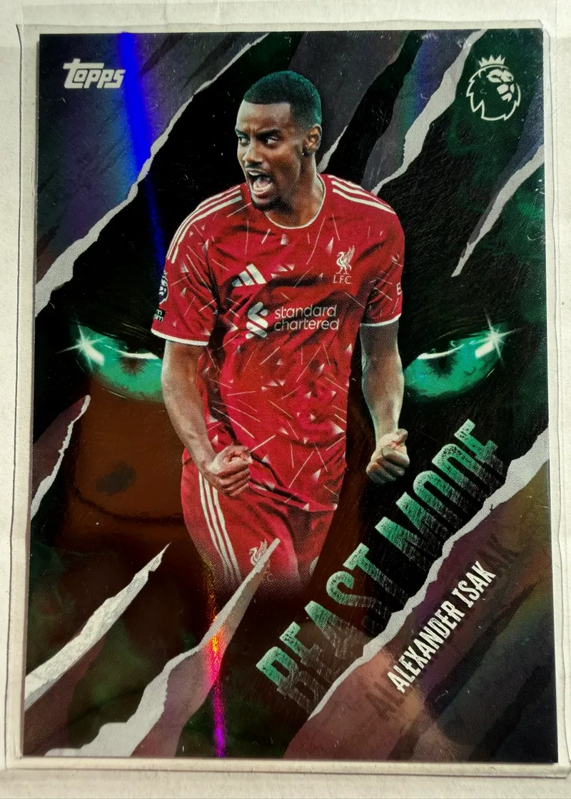 Alexander Isak, Topps Premier League 2026/27 Beast Mode BM 15 — zielony foliowy awers w barwach Liverpoolu