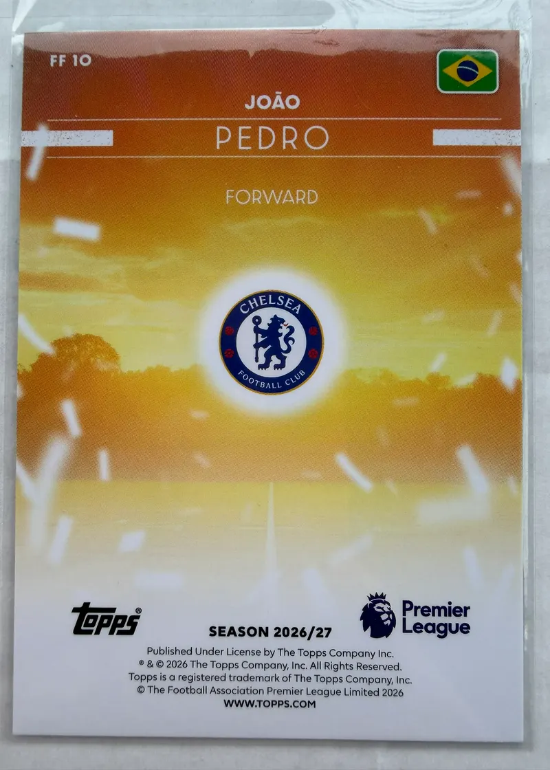 João Pedro, Topps Premier League 2026/27 — rewers karty FF 10 z brazylijską flagą i herbem Chelsea nad zachodem słońca