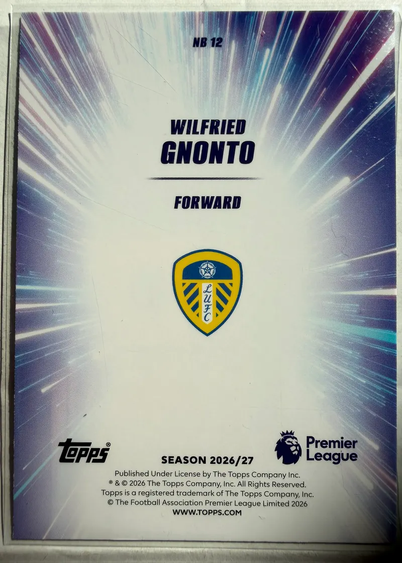 Wilfried Gnonto, Topps Premier League 2026/27 — rewers karty NB 12 z herbem Leeds United