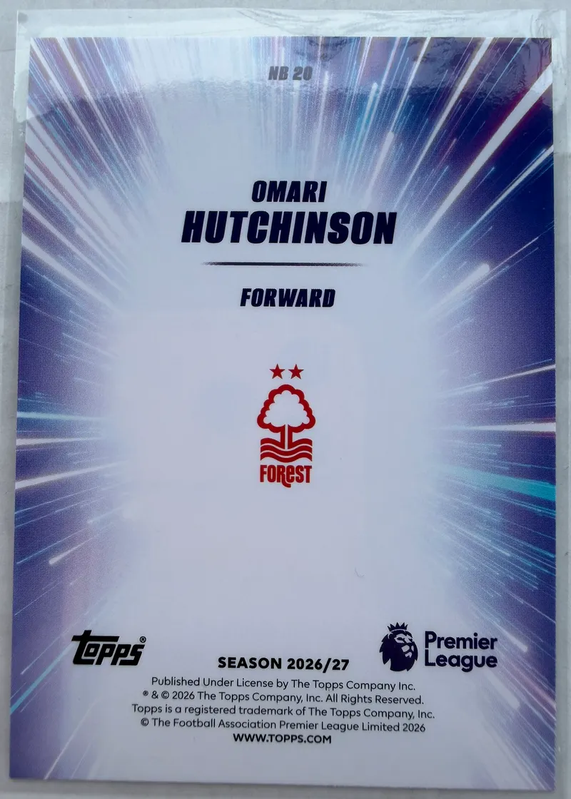 Omari Hutchinson, Topps Premier League 2026/27 — rewers karty NB 20 z herbem Nottingham Forest