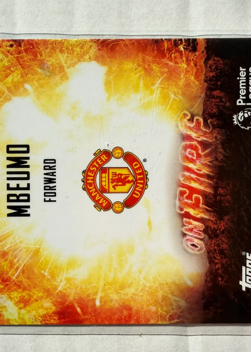 Bryan Mbeumo, Topps Premier League 2026/27 OF 6 — rewers z herbem Manchesteru United i oznaczeniem OF 6