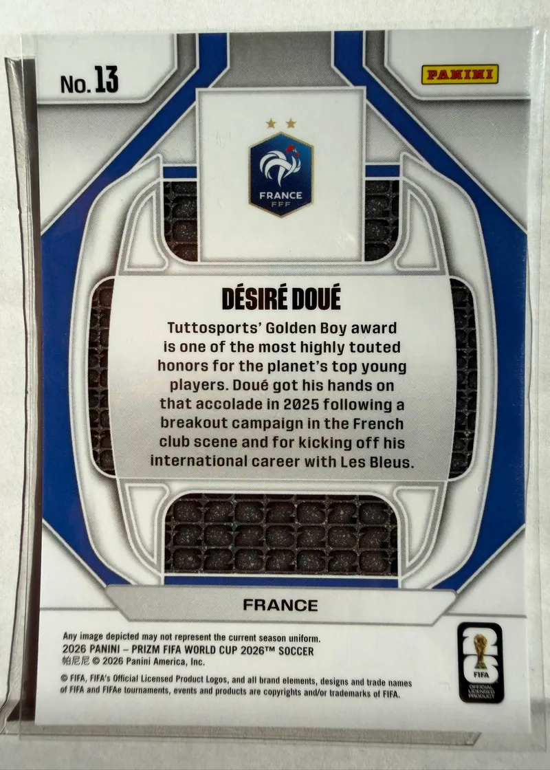 Désiré Doué, Panini Prizm FIFA World Cup 2026, karta 13 — rewers z herbem francuskiej federacji i opisem nagrody Golden Boy