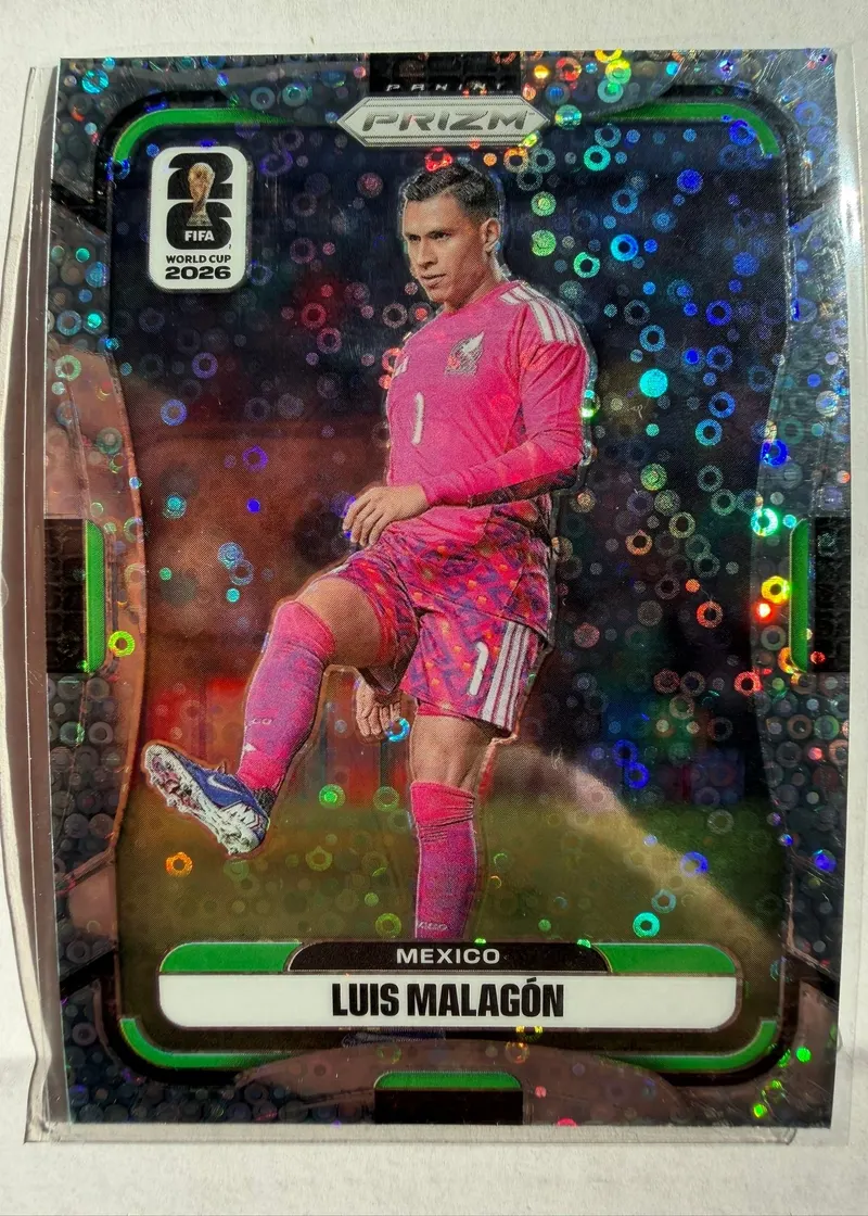 Luis Malagón, Panini Prizm FIFA World Cup 2026 Disco Prizm, karta 288 — awers z tłem w tęczowe kółka i bramkarzem w różowym stroju reprezentacji Meksyku