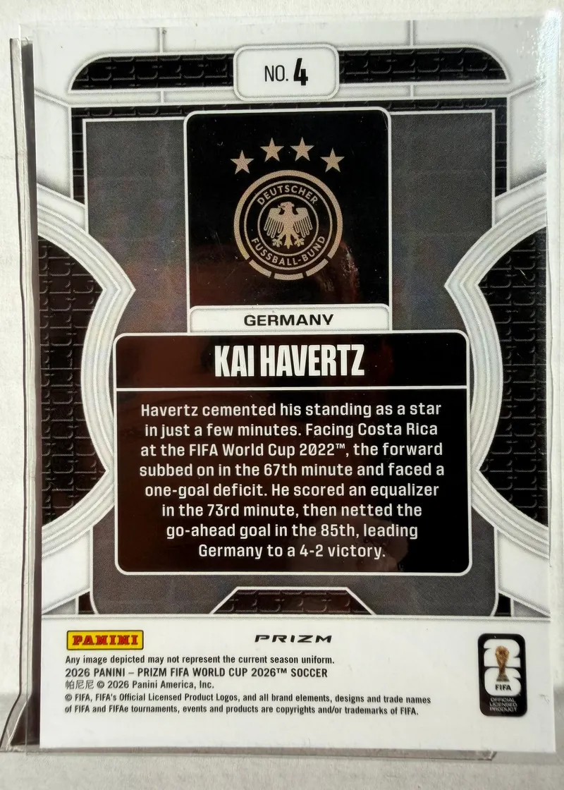 Kai Havertz, Panini Prizm FIFA World Cup 2026, karta 4 — rewers z herbem DFB i opisem meczu z Kostaryką na mundialu 2022