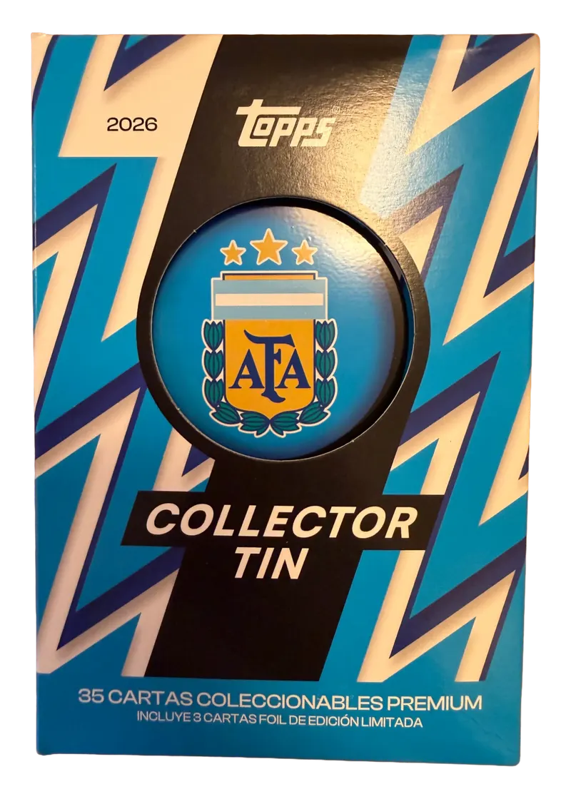 Topps Argentyna AFA Collector Tin 2026, nieotwarte opakowanie, front z herbem AFA z trzema gwiazdkami w okienku na błękitnym wzorze zygzaków i napisem 35 cartas coleccionables premium